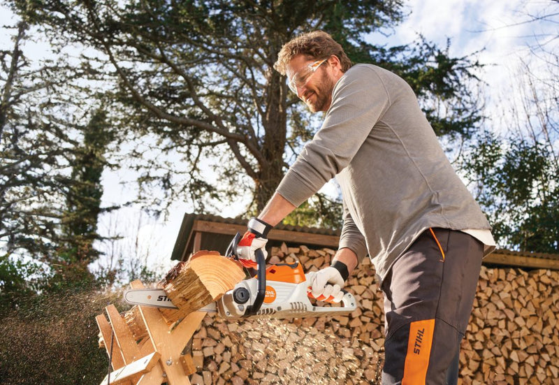 STIHL MSA 70 CB en utilisation